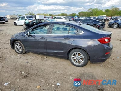 Drugie zdjęcie samochodu z przodu: 2017 CHEVROLET CRUZE LT VIN:1G1BE5SM1H7171455 - miniatura