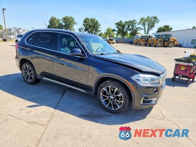 Czwarte zdjęcie samochodu z boku: 2018 BMW X5 XDRIVE35I VIN:5UXKR0C51J0X99082 - miniatura
