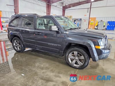 Czwarte zdjęcie samochodu z boku: 2015 JEEP PATRIOT LATITUDE VIN:1C4NJRFB5FD239917 - miniatura