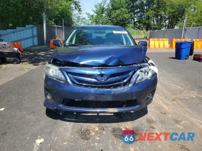 Piąte zdjęcie samochodu w środku: 2013 TOYOTA COROLLA S VIN:2T1BU4EE8DC946917 - miniatura
