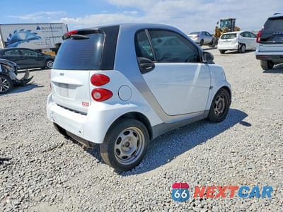 Trzecie zdjęcie samochodu z tyłu: 2012 SMART FORTWO PURE VIN:WMEEJ3BA3CK573821 - miniatura