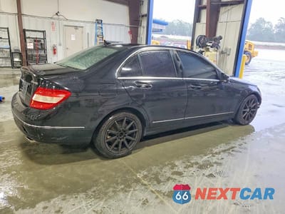 Trzecie zdjęcie samochodu z tyłu: 2011 MERCEDES-BENZ C 300 4MATIC VIN:WDDGF8BB8BR136326 - miniatura