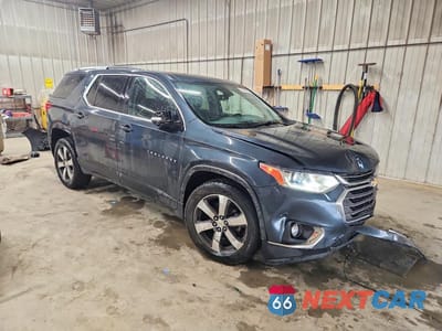 Czwarte zdjęcie samochodu z boku: 2018 CHEVROLET TRAVERSE LT VIN:1GNEVHKW9JJ214432 - miniatura