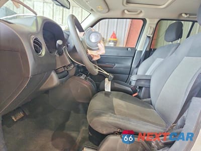 Zdjęcie 7 z 12 samochodu: 2015 JEEP PATRIOT LATITUDE VIN:1C4NJPFB3FD157799 - miniatura