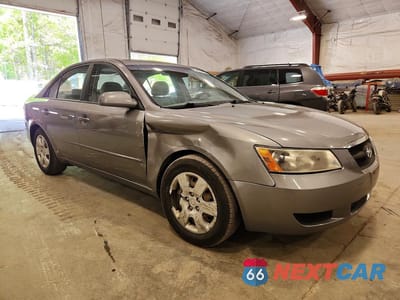Czwarte zdjęcie samochodu z boku: 2008 HYUNDAI SONATA GLS VIN:5NPET46C28H339864 - miniatura