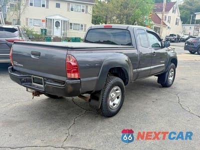 Trzecie zdjęcie samochodu z tyłu: 2011 TOYOTA TACOMA ACCESS CAB VIN:5TFUX4ENXBX005161 - miniatura