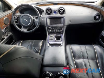Zdjęcie 8 z 12 samochodu: 2013 JAGUAR XJL SUPERCHARGED VIN:SAJWA2GE9DMV45702 - miniatura