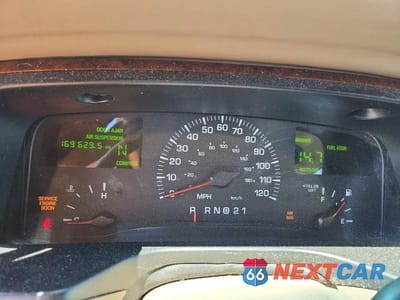 Zdjęcie 9 z 12 samochodu: 2000 LINCOLN TOWN CAR CARTIER VIN:1LNHM83W6YY877221 - miniatura