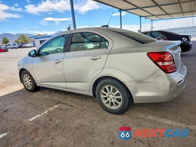 Drugie zdjęcie samochodu z przodu: 2017 CHEVROLET SONIC LT VIN:1G1JD5SH9H4140179 - miniatura