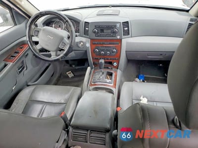 Zdjęcie 8 z 13 samochodu: 2007 JEEP GRAND CHEROKEE LIMITED VIN:1J8HR58217C622930 - miniatura