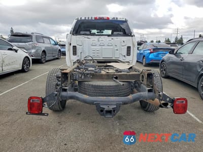 Zdjęcie 6 z 12 samochodu: 2019 CHEVROLET SILVERADO C2500 HEAVY DUTY VIN:1GC1CREG6KF198086 - miniatura