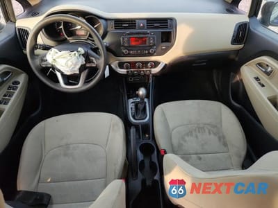 Zdjęcie 8 z 12 samochodu: 2013 KIA RIO LX VIN:KNADM4A37D6310930 - miniatura