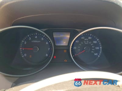 Zdjęcie 9 z 13 samochodu: 2011 HYUNDAI TUCSON GLS VIN:KM8JUCAC7BU264472 - miniatura
