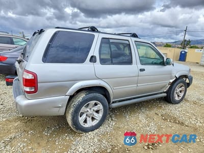Trzecie zdjęcie samochodu z tyłu: 2002 NISSAN PATHFINDER SE VIN:JN8DR09YX2W713900 - miniatura