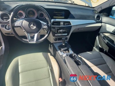 Zdjęcie 8 z 12 samochodu: 2012 MERCEDES-BENZ C 250 VIN:WDDGJ4HB0CF765726 - miniatura