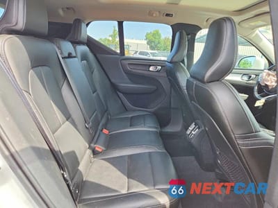 Zdjęcie 11 z 13 samochodu: 2019 VOLVO XC40 T5 MOMENTUM VIN:YV4162UK9K2148520 - miniatura