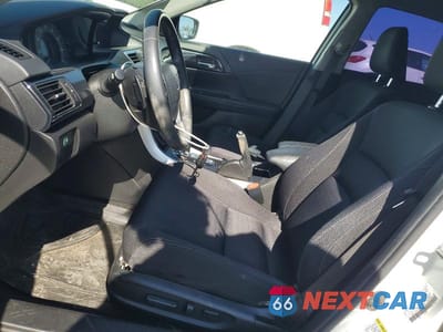 Zdjęcie 7 z 12 samochodu: 2015 HONDA ACCORD SPORT VIN:1HGCR2F54FA185790 - miniatura
