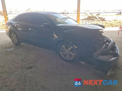 Czwarte zdjęcie samochodu z boku: 2015 NISSAN ALTIMA 2.5 SV VIN:1N4AL3AP8FC590017 - miniatura