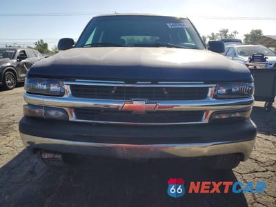 Piąte zdjęcie samochodu w środku: 2002 CHEVROLET TAHOE LS 1500 VIN:1GNEC13T42R302342 - miniatura