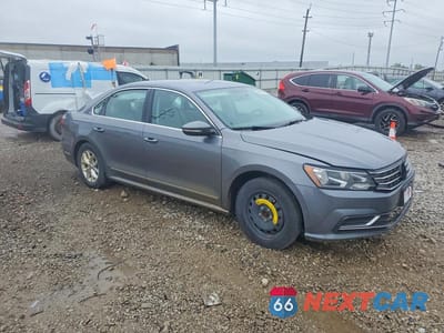 Czwarte zdjęcie samochodu z boku: 2016 VOLKSWAGEN PASSAT S VIN:1VWAT7A3XGC019352 - miniatura