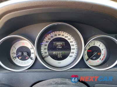 Zdjęcie 9 z 12 samochodu: 2014 MERCEDES-BENZ C 250 VIN:WDDGF4HB7ER305899 - miniatura