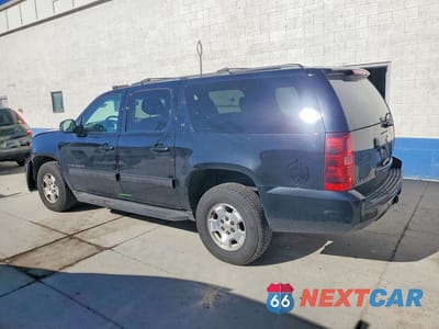 Drugie zdjęcie samochodu z przodu: 2013 CHEVROLET SUBURBAN K1500 LT VIN:1GNSKJE70DR136927 - miniatura