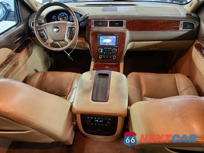 Zdjęcie 8 z 13 samochodu: 2012 CHEVROLET SUBURBAN K1500 LTZ VIN:1GNSKKE78CR140342 - miniatura