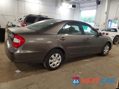 Trzecie zdjęcie samochodu z tyłu: 2002 TOYOTA CAMRY LE VIN:4T1BE32KX2U536407 - miniatura