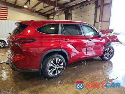 Trzecie zdjęcie samochodu z tyłu: 2025 TOYOTA HIGHLANDER HYBRID XLE VIN:5TDKBRCH0SS680619 - miniatura