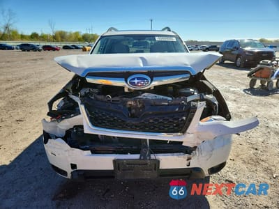 Piąte zdjęcie samochodu w środku: 2016 SUBARU FORESTER 2.5I PREMIUM VIN:JF2SJAFC2GH515754 - miniatura