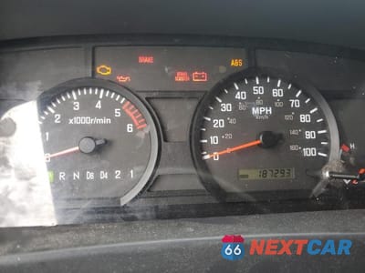 Zdjęcie 8 z 10 samochodu: 2012 ISUZU NPR HD VIN:54DC4W1B5CS800995 - miniatura