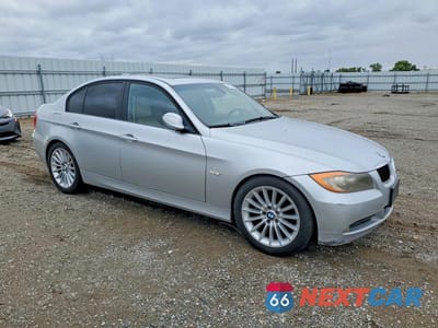 Czwarte zdjęcie samochodu z boku: 2006 BMW 325 I VIN:WBAVB13526KX38728 - miniatura