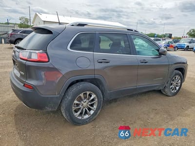 Trzecie zdjęcie samochodu z tyłu: 2021 JEEP CHEROKEE LATITUDE LUX VIN:1C4PJMMX3MD210228 - miniatura