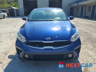 Piąte zdjęcie samochodu w środku: 2021 KIA FORTE LXS VIN:3KPF24AD4ME376212 - miniatura