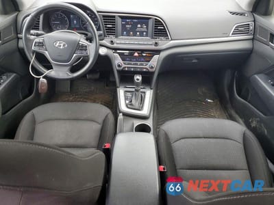 Zdjęcie 8 z 12 samochodu: 2018 HYUNDAI ELANTRA VALUE EDITION VIN:5NPD84LFXJH315636 - miniatura