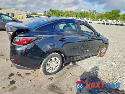 Trzecie zdjęcie samochodu z tyłu: 2019 TOYOTA YARIS L VIN:3MYDLBYV6KY503028 - miniatura