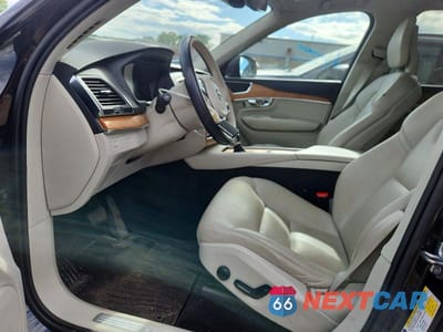 Zdjęcie 7 z 13 samochodu: 2021 VOLVO XC90 T6 MOMENTUM VIN:YV4A221K8M1745683 - miniatura