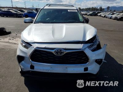 Piąte zdjęcie samochodu w środku: 2022 TOYOTA HIGHLANDER LIMITED VIN:5TDDZRBH0NS214439 - miniatura