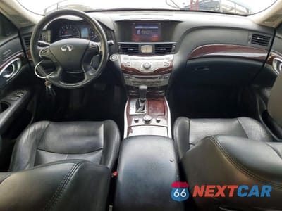 Zdjęcie 8 z 12 samochodu: 2017 INFINITI Q70 3.7 VIN:JN1BY1AP5HM741058 - miniatura