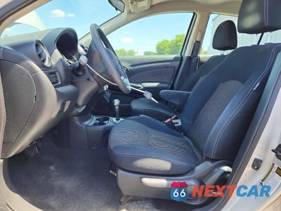 Zdjęcie 7 z 13 samochodu: 2014 NISSAN VERSA 1.6 SV VIN:3N1CN7AP2EL845481 - miniatura