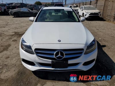 Piąte zdjęcie samochodu w środku: 2016 MERCEDES-BENZ C 300 VIN:55SWF4JB2GU130808 - miniatura