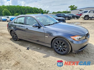 Czwarte zdjęcie samochodu z boku: 2006 BMW 330 XI VIN:WBAVD33566KV61090 - miniatura