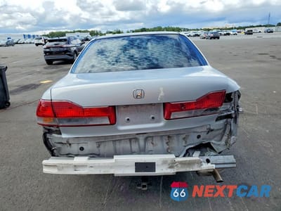 Zdjęcie 6 z 12 samochodu: 2002 HONDA ACCORD SE VIN:1HGCG56742A120036 - miniatura