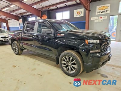 Czwarte zdjęcie samochodu z boku: 2019 CHEVROLET SILVERADO K1500 RST VIN:3GCUYEED4KG212353 - miniatura