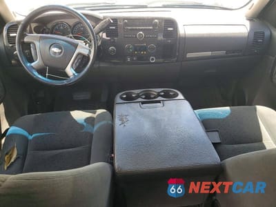 Zdjęcie 8 z 12 samochodu: 2008 CHEVROLET SILVERADO K1500 VIN:2GCEK133681305742 - miniatura