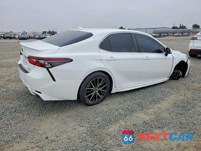 Trzecie zdjęcie samochodu z tyłu: 2021 TOYOTA CAMRY SE VIN:4T1G11AK2MU567855 - miniatura
