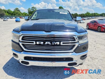 Piąte zdjęcie samochodu w środku: 2021 RAM 1500 LARAMIE VIN:1C6SRFJT1MN751280 - miniatura