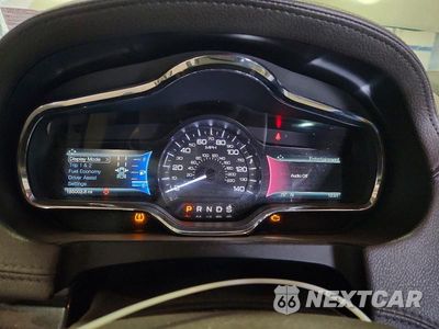 Zdjęcie 9 z 13 samochodu: 2019 LINCOLN MKT VIN:2LMHJ5ATXKBL02371 - miniatura