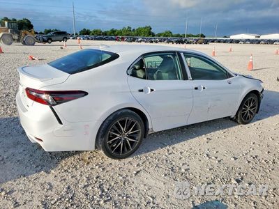 Trzecie zdjęcie samochodu z tyłu: 2022 TOYOTA CAMRY SE VIN:4T1G11AK7NU690827 - miniatura