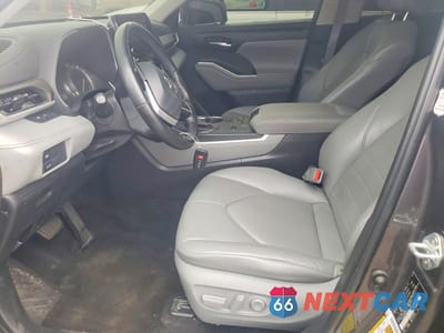 Zdjęcie 7 z 13 samochodu: 2022 TOYOTA HIGHLANDER XLE VIN:5TDGZRAH1NS550678 - miniatura